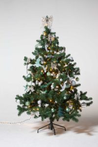 Christmas-Tree-Photo-Retouching